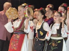 Veče folklora u porti crkve Svetog Prokopija: Nastup najmlađih članova KUD-a “Abrašević”